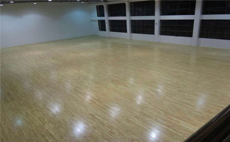 松木風雨操場地板怎么保養(yǎng)?