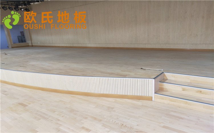 上海豐莊西路綠地小學(xué)舞臺(tái)木地板案例